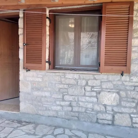 τείχιο μπουτίκ - Tihio Boutique - πέτρινος