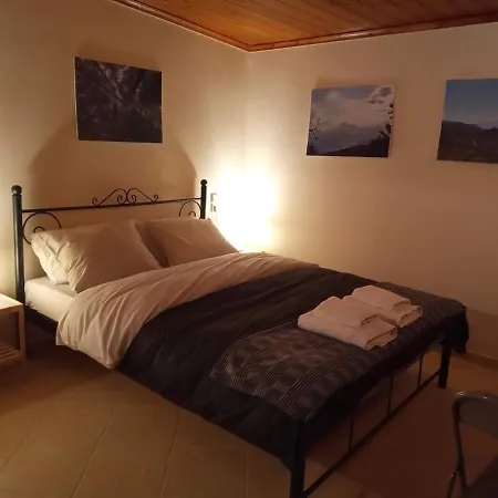 τείχιο μπουτίκ - Tihio Boutique - πέτρινος Tichio